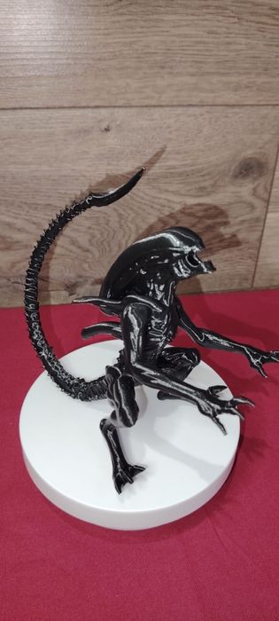 Чужой (фигурка).