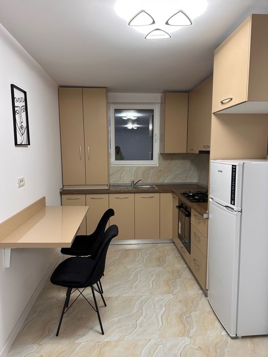 Închiriez apartament cu curte în Lumina, cu garantie o luna