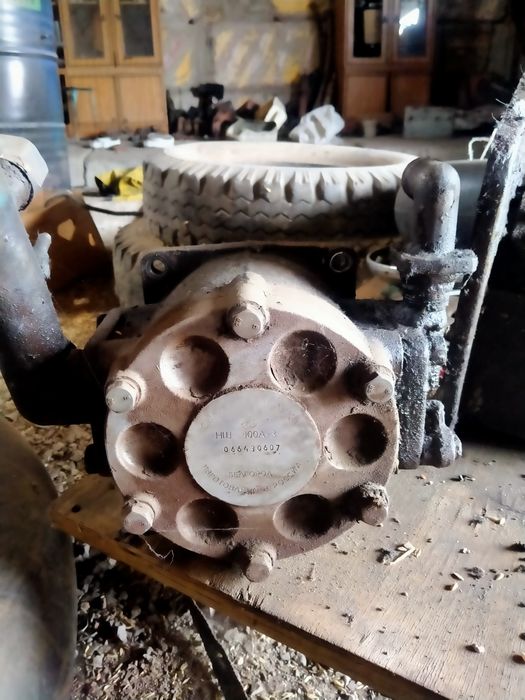 Продаются запчасти от экскаватора