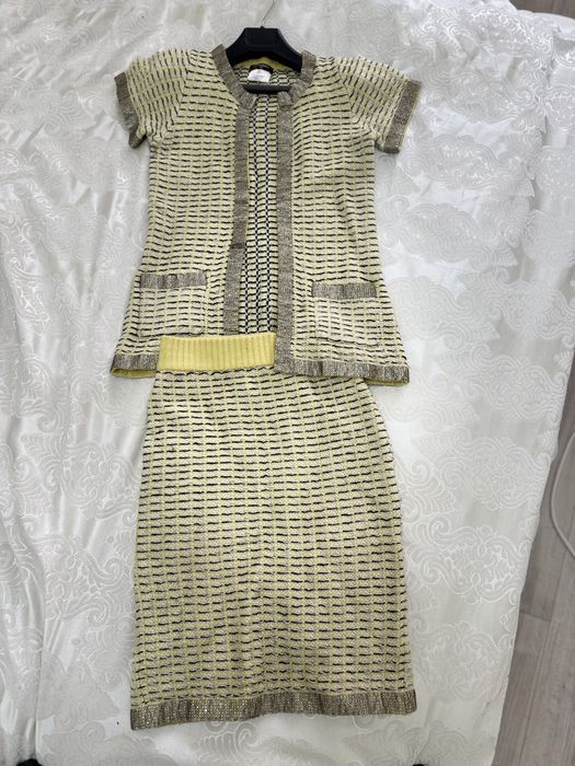 Продаю двойку вязанная со стразами