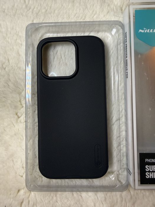 Чехол на iphone 16 pro