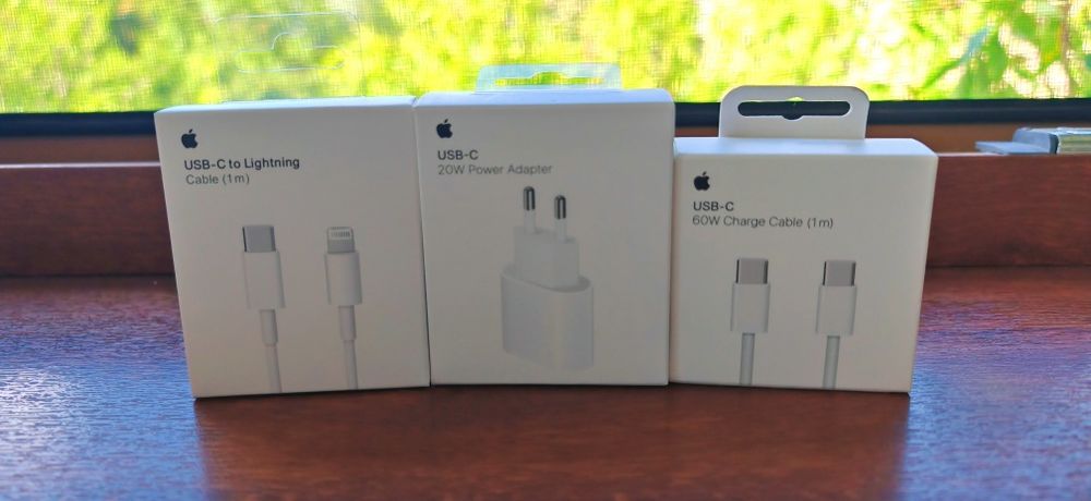 Încărcător iPhone 17, 16 și 15 tip c  fast charge  20w  original ios u