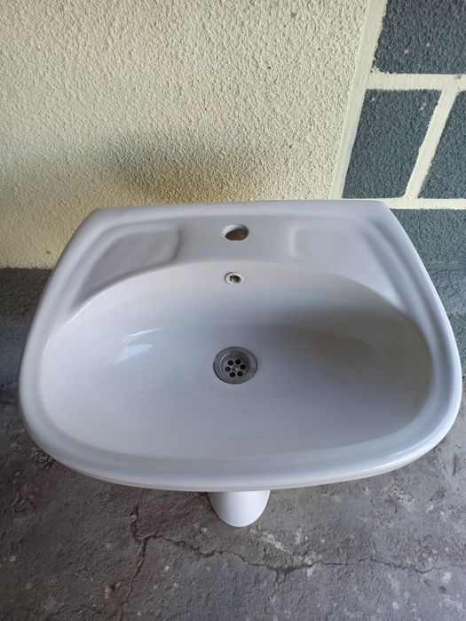 Раковина с подставкой