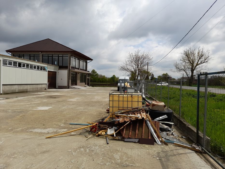 Inchiriez hala/asociere