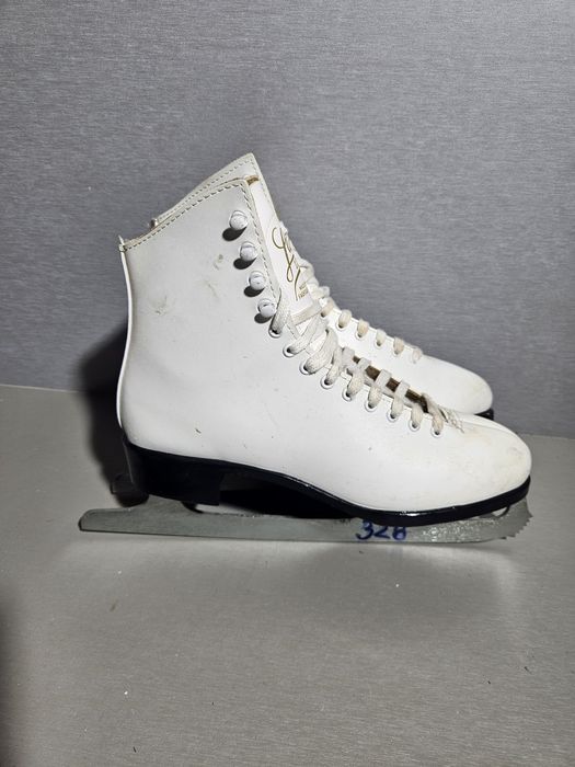 Patine 328 gheata patinaj artistic  Lange marime  40  (26,5    cm lungime interioara).