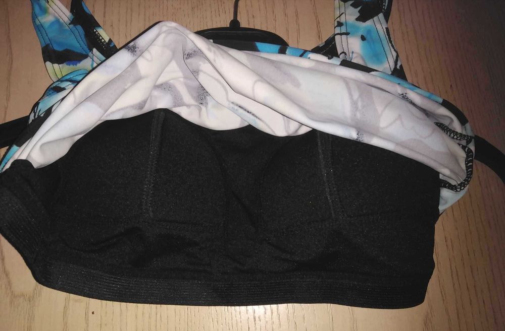 Costum de baie Nou, model foarte frumos