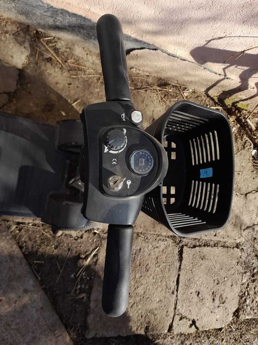 Scuter pentru persoane cu dizabilități