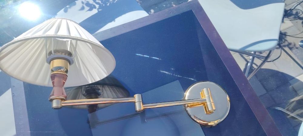 Продам настенную лампу