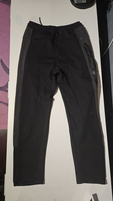 Черно долнище Nike tech fleece