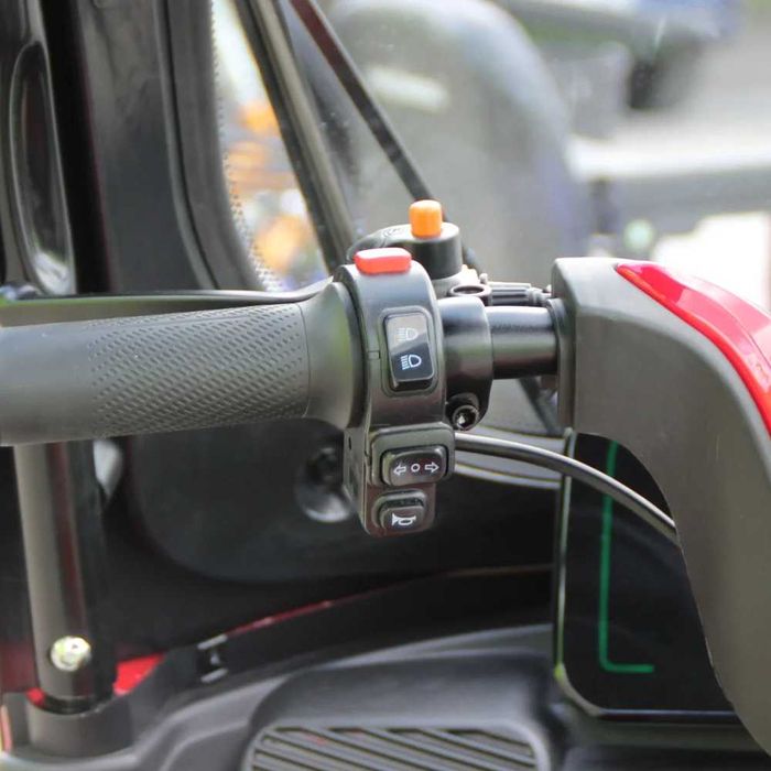 Електрическа Триместна Триколка MaxMotors Apple X3 1800W/48V/20Ah