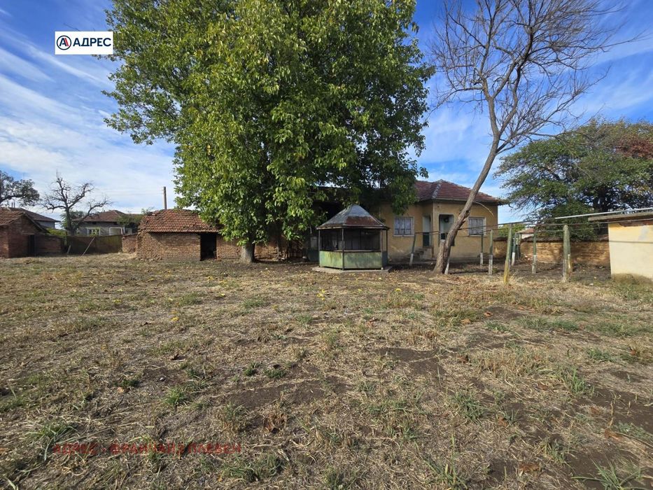 Къща в Плевен, област-с.Обнова площ 120 цена 35000