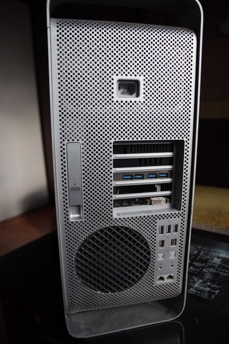Apple Mac Pro A1186  emc 2180