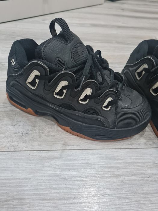 Продам кроссовки