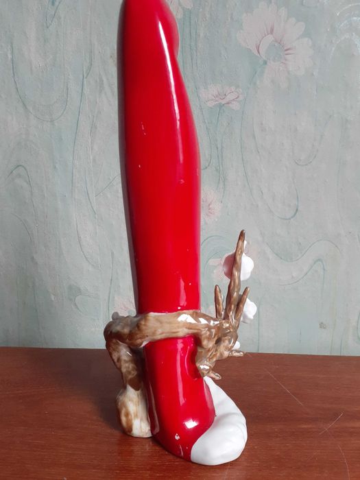 продам современные статуэтки