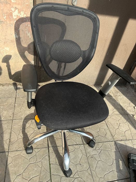 Набор стульев в офис компьютерное