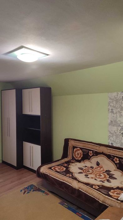 PF închiriez apartament 2 camere la casa