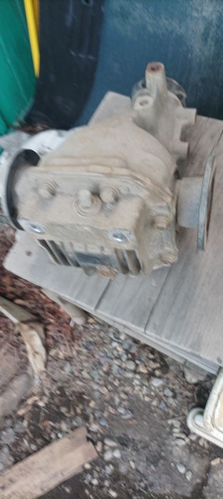 Продам капот б/у редуктор заднего моста...