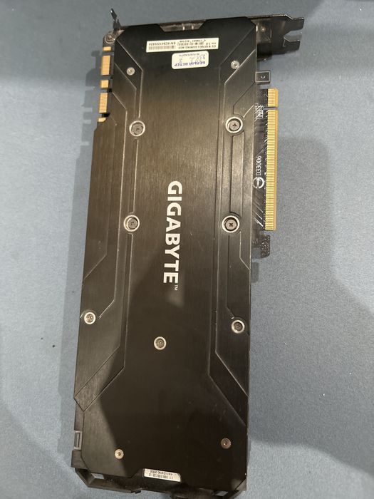 Видеокарта 1070 8гб от gigabyte