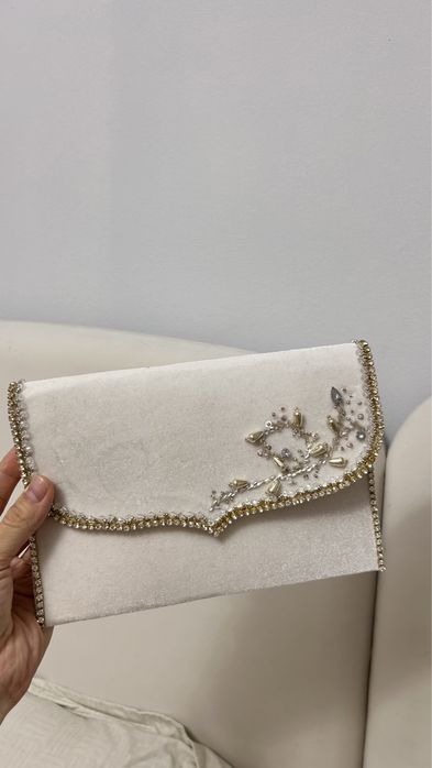 Сырға салу сәукеле