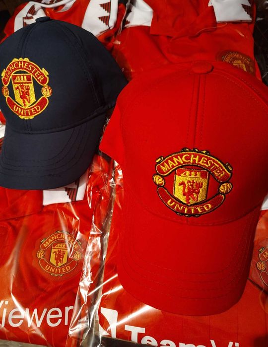 Шапка Манчестър Юнайтед с Козирка 15лв НОВО