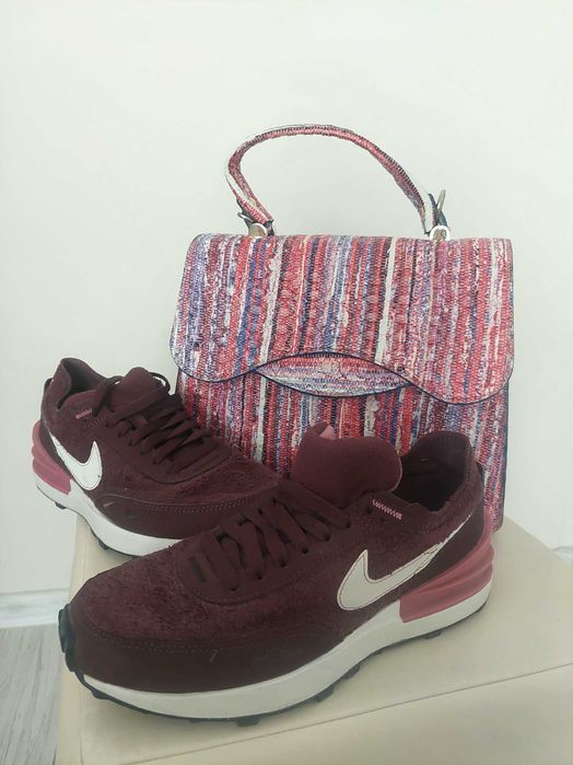 Дамски спортни маратонки Nike