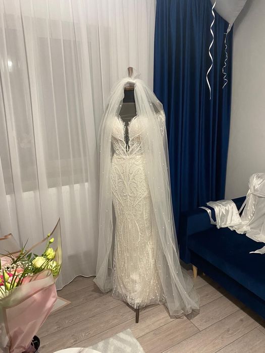 Vând rochie de mireasă +voal