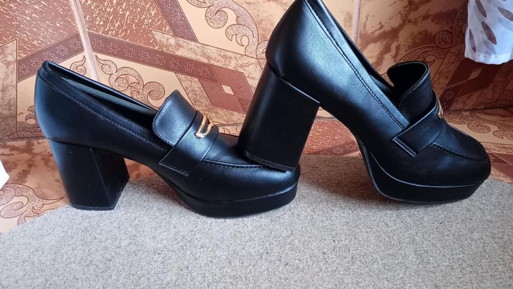 Pantofi comozi cu toc gros