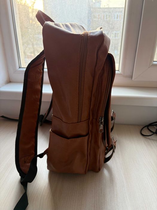 Продавам нова мъжка раница