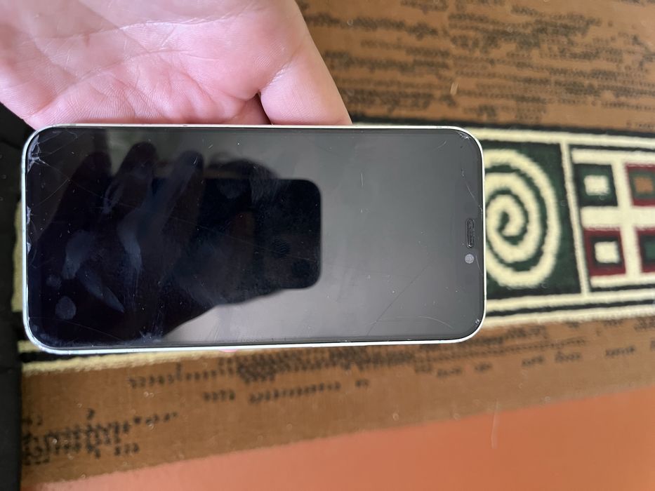 Iphone 12 mini.