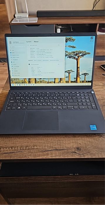 Dell Vostro 3520 – бизнес лаптоп в отлично състояние
