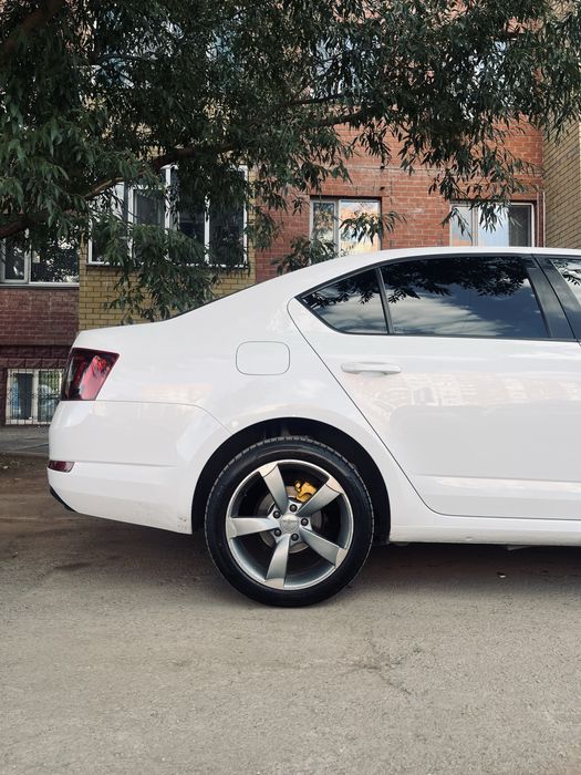 Продам комплект Роторы Ауди 225/45/17