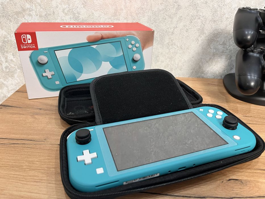 Продам прошитую Nintendo switch lite