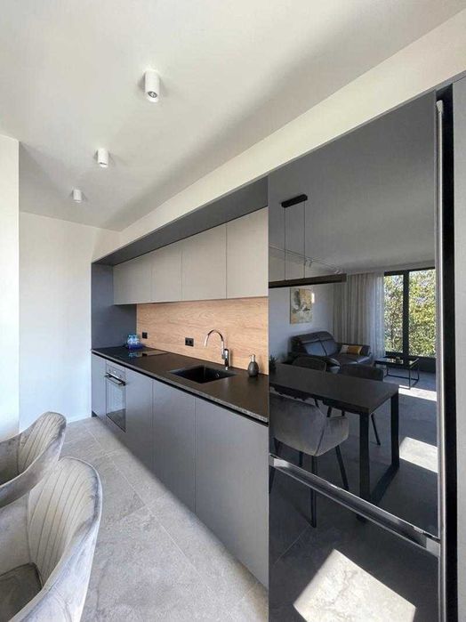 Продава се Тристаен апартамент в София, Кръстова вада - 100 кв.м за 714 €/кв.м - Снимка #2