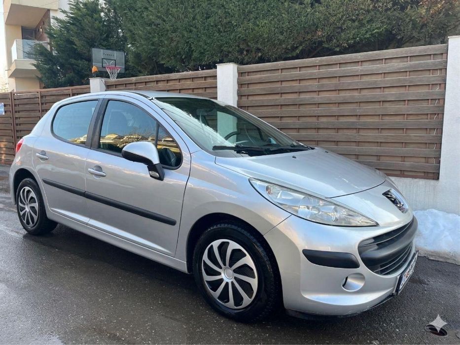 • Peugeot 207 • Km:119.000 reali •