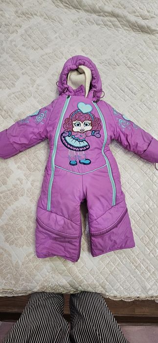 Зима осень весна комбезик в отличном состояний