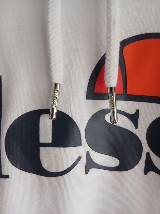 Суичър на Ellesse