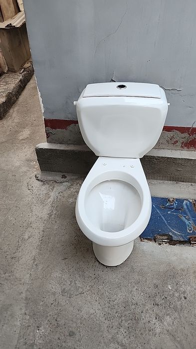 Унитазы  б/у , Ю.Корея , и СССР.