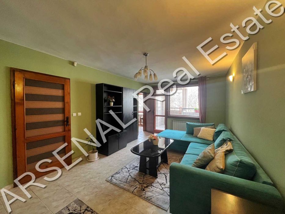 Тристаен апартамент под наем, Център