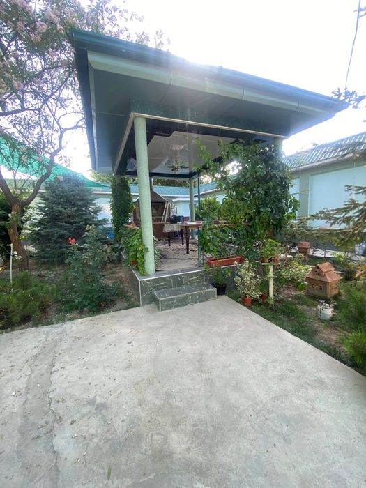 Продается БОЛЬШОЙ 2-х этажный дом . В  КИБРАЙСКОМ районе