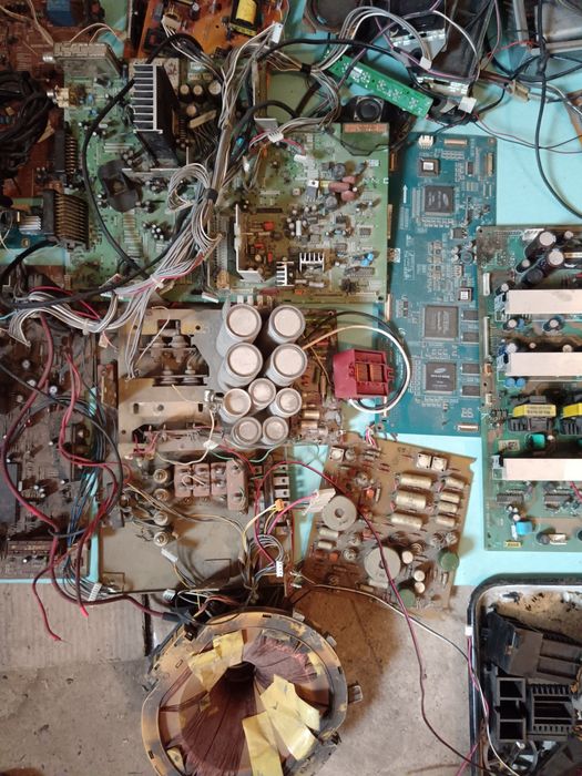 Лом радиодеталей