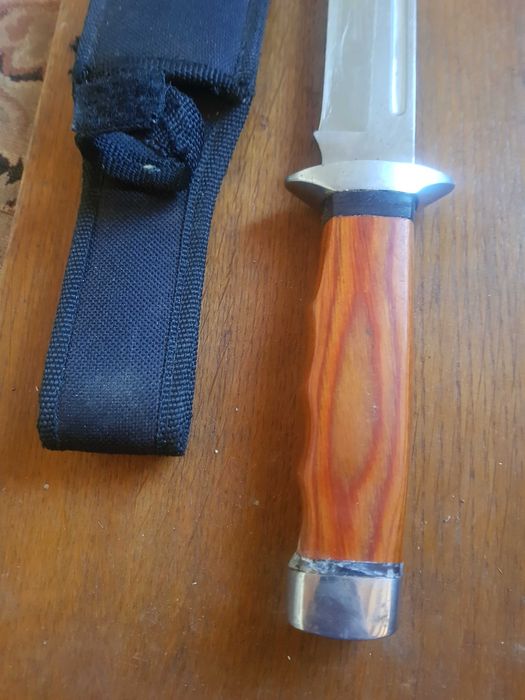 Ловджииски нож с кания