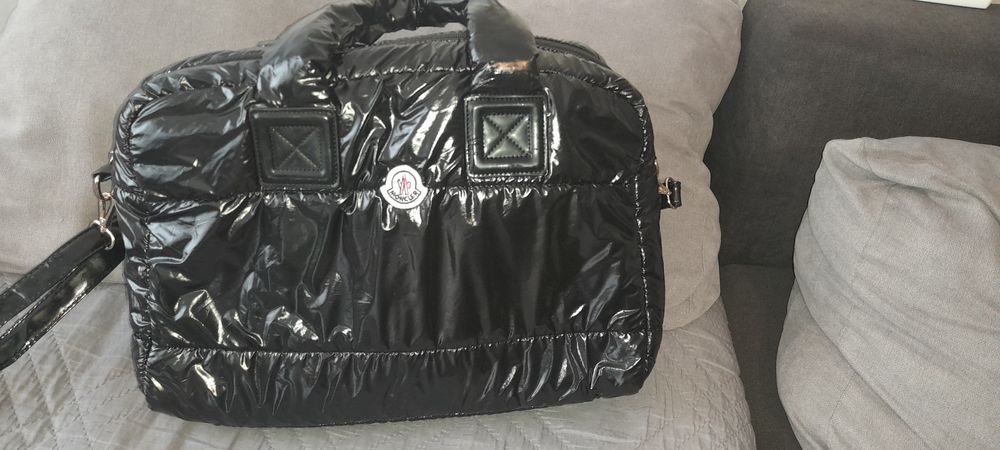 Мъжка черна  чанта Moncler