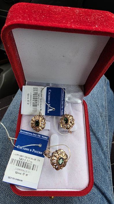 Золото 585 комплект 185000