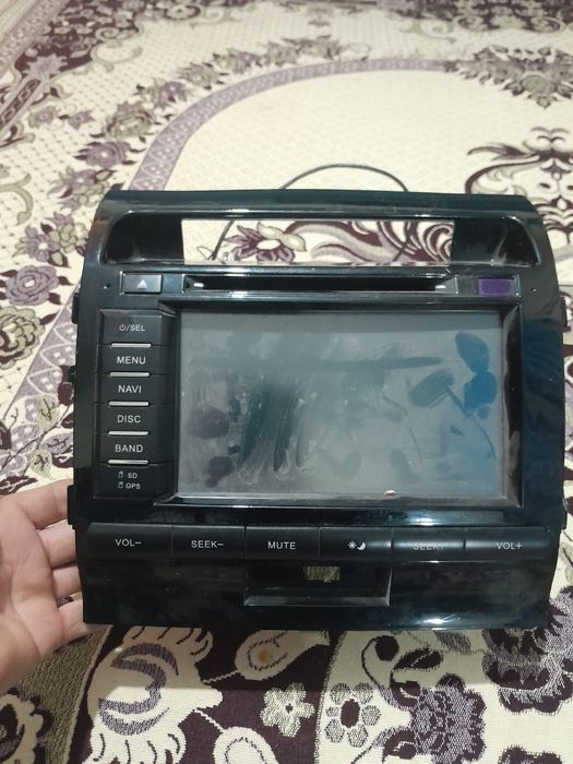 Магнитола андроид на крузак бу оригинал цена договорная в хорошем сост