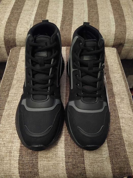 Мужские кроссовки