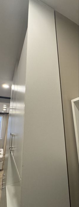 Шкаф, компьютерный стол, полка, кровать,