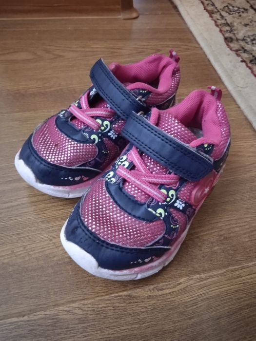 Обувь детская в хорошем состоянии