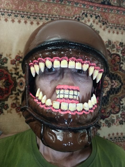 Продам мотоциклетный шлем