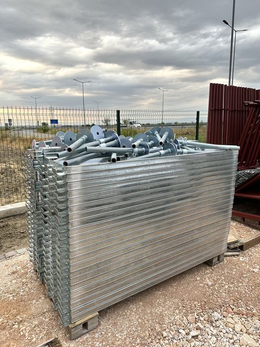 Чисто ново италианско скеле