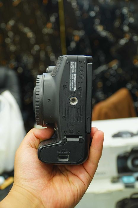 Canon EOS 850D + EF-S 18-135mm USM 4K video kamera sotiladi Sony